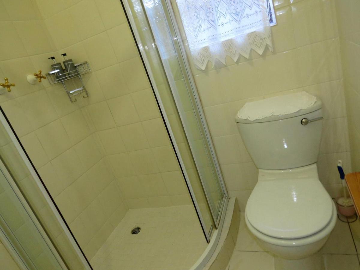 Camelia Guest House Bloemfontein Extérieur photo