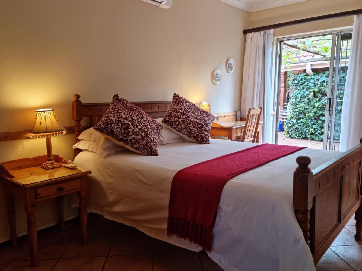 Camelia Guest House Bloemfontein Extérieur photo