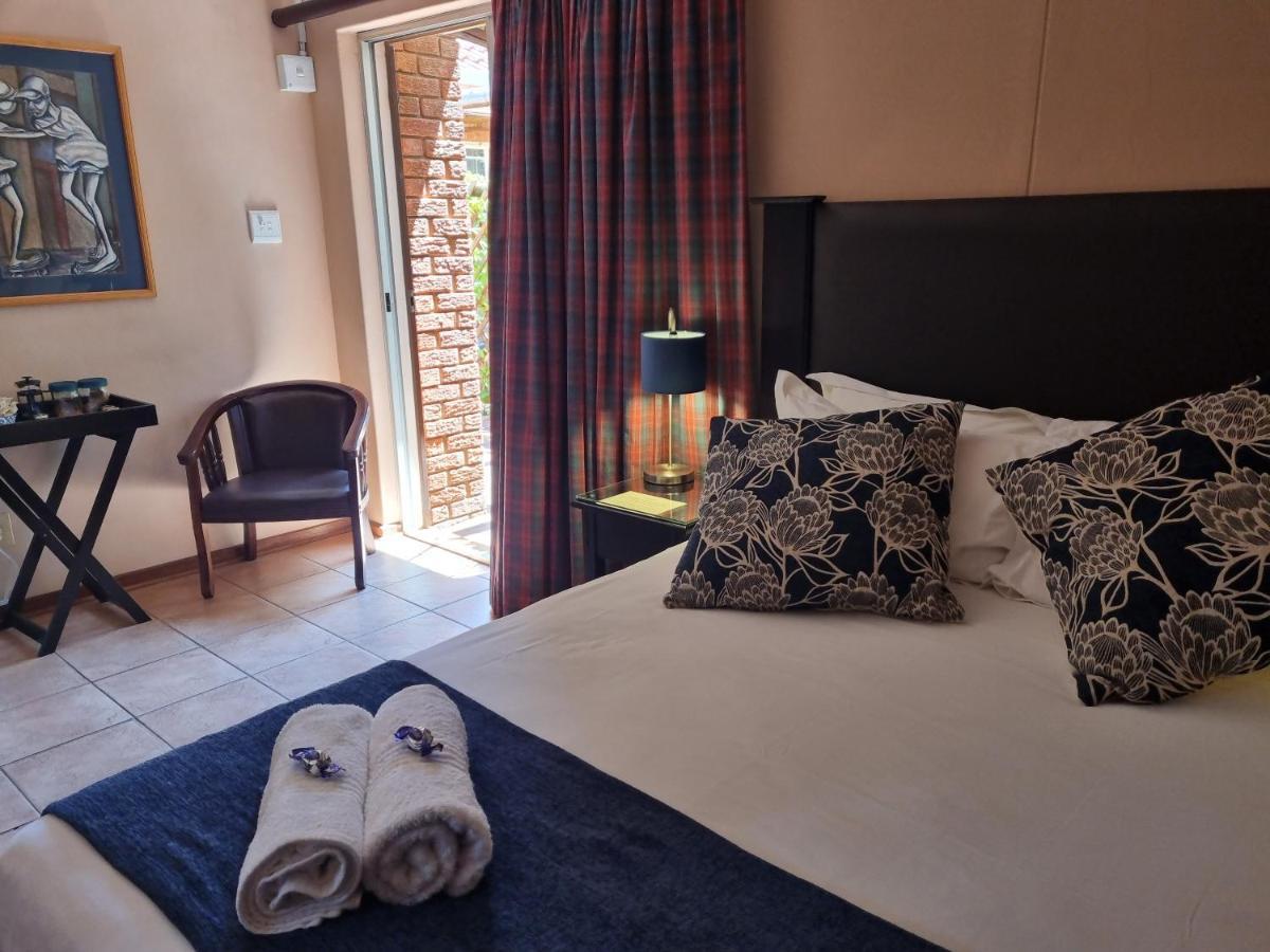 Camelia Guest House Bloemfontein Extérieur photo