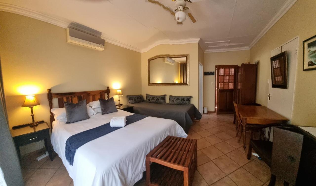 Camelia Guest House Bloemfontein Extérieur photo