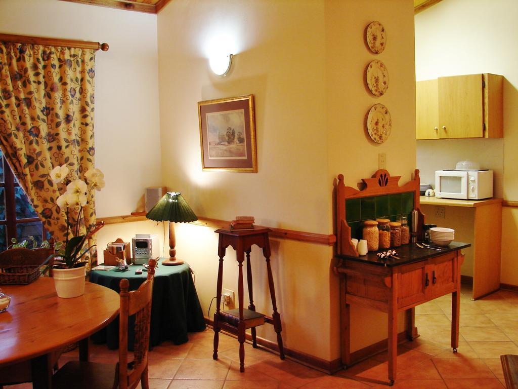 Camelia Guest House Bloemfontein Extérieur photo
