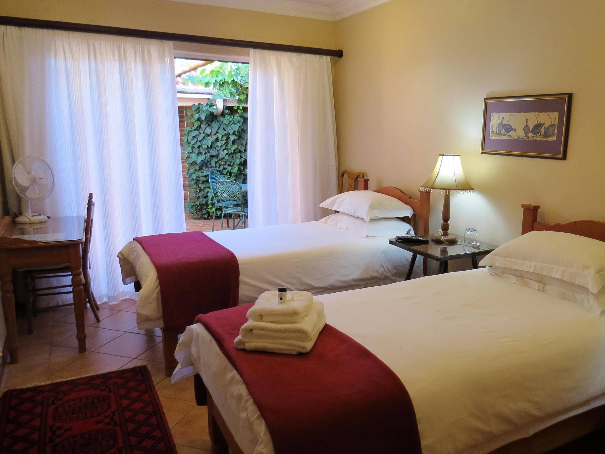 Camelia Guest House Bloemfontein Extérieur photo