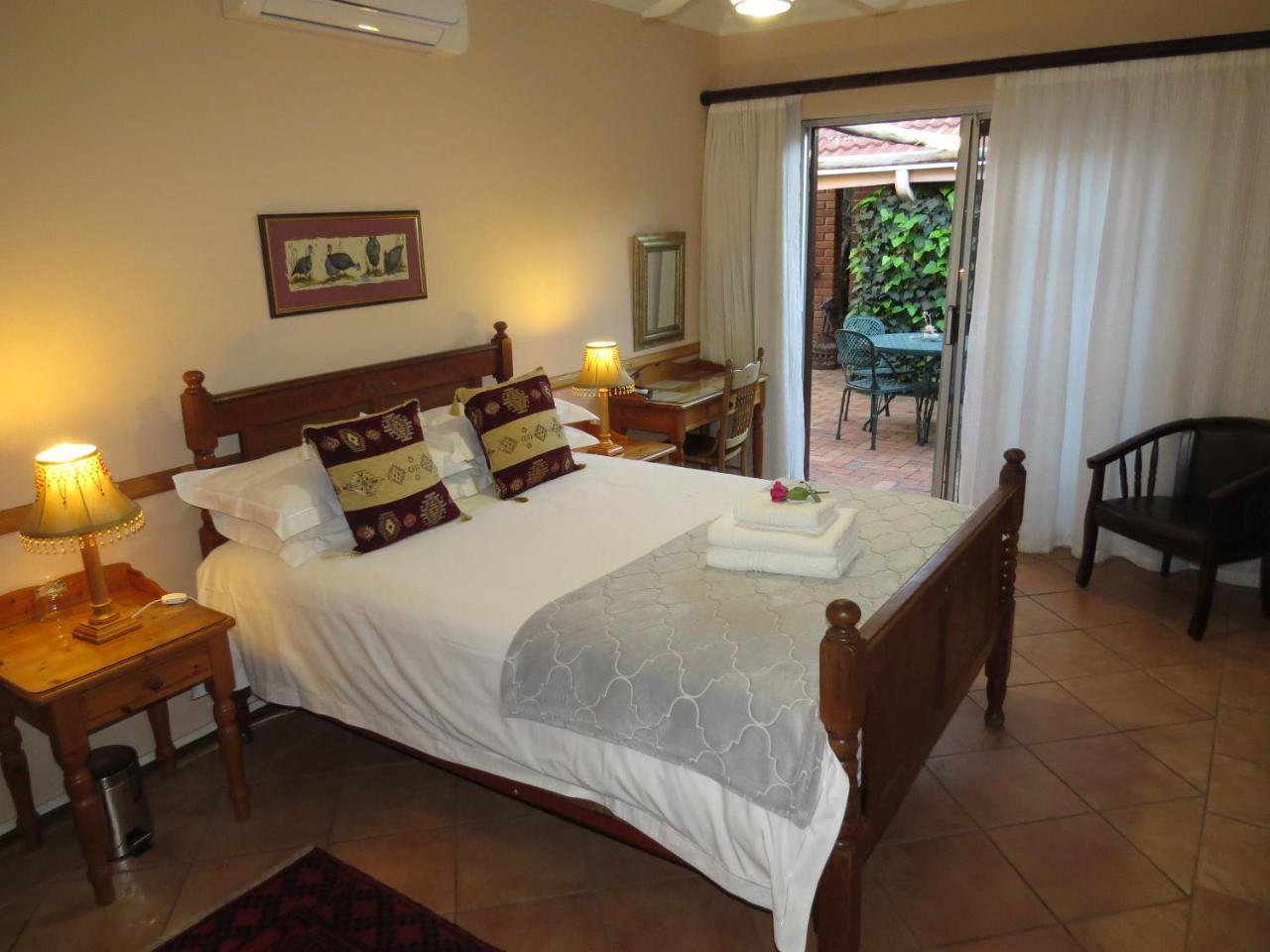 Camelia Guest House Bloemfontein Extérieur photo