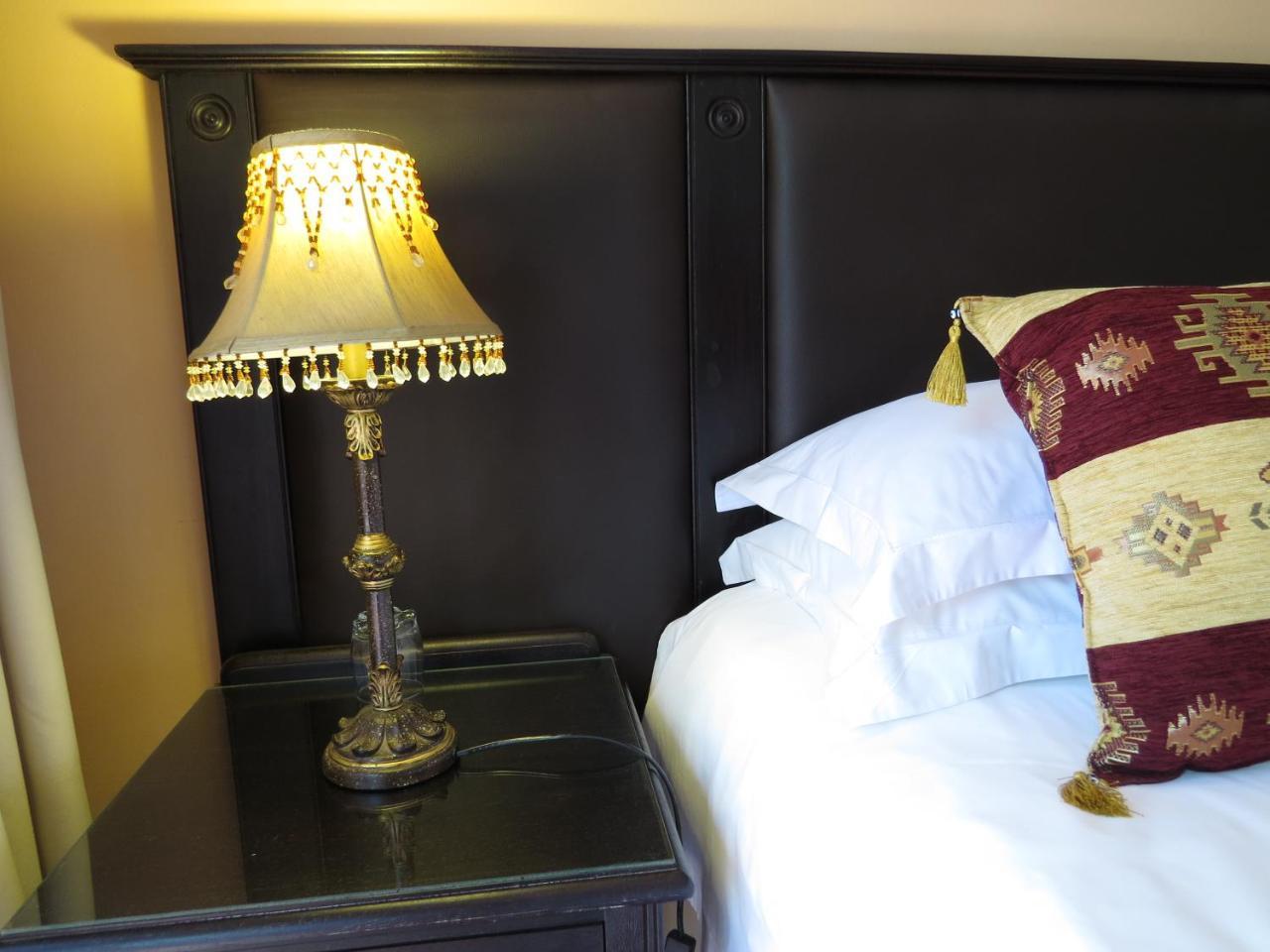 Camelia Guest House Bloemfontein Extérieur photo