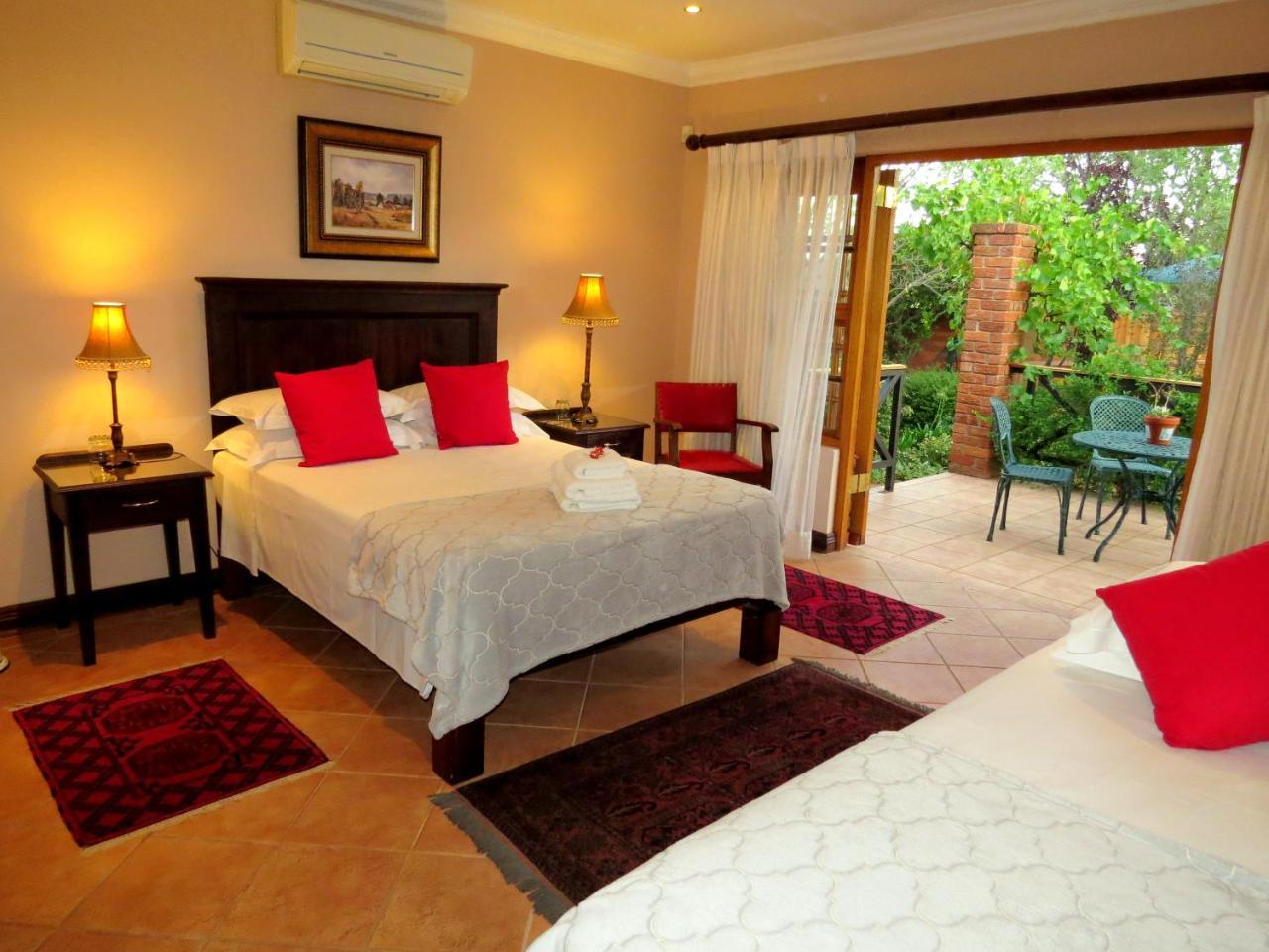 Camelia Guest House Bloemfontein Extérieur photo