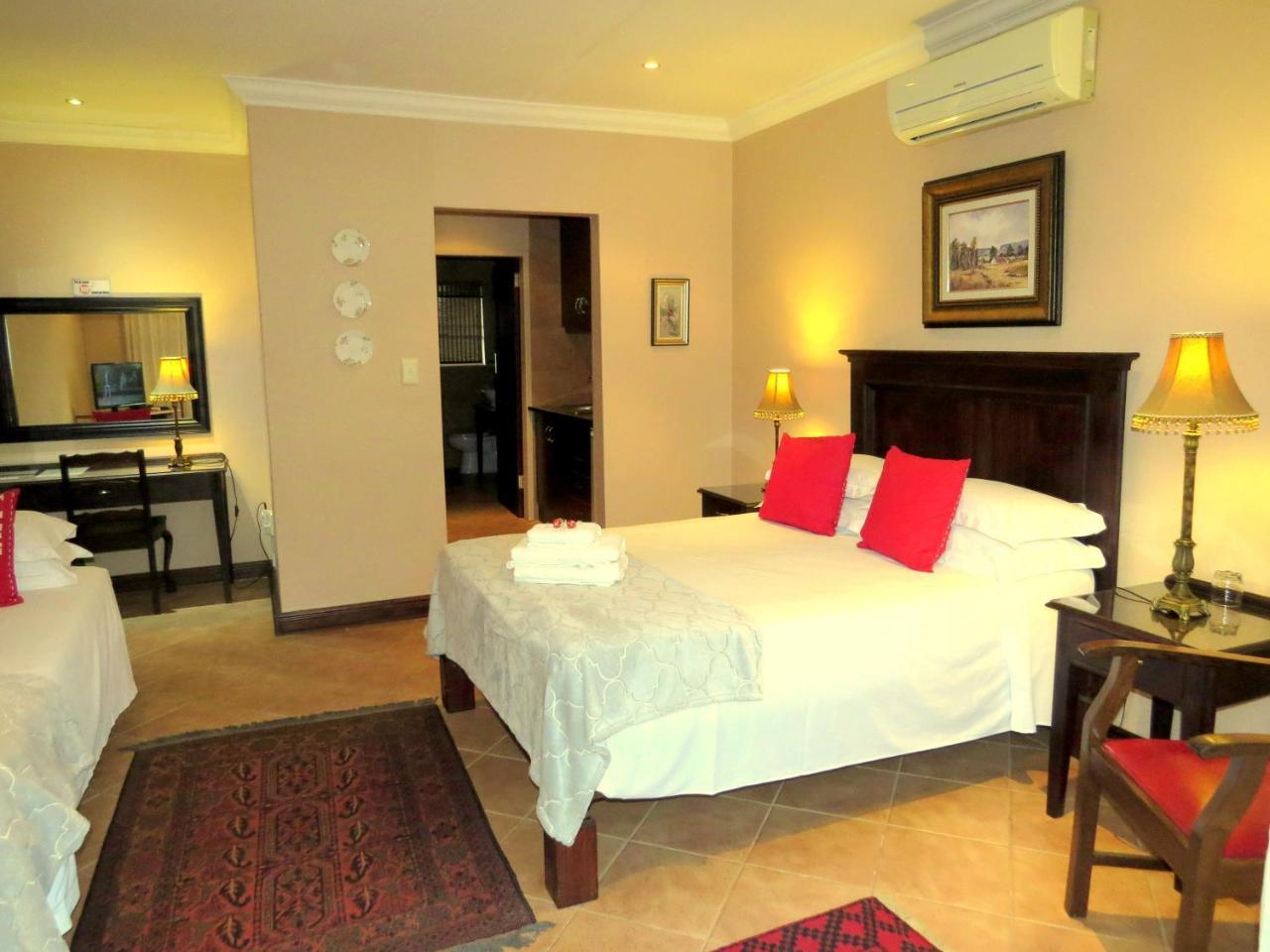 Camelia Guest House Bloemfontein Extérieur photo