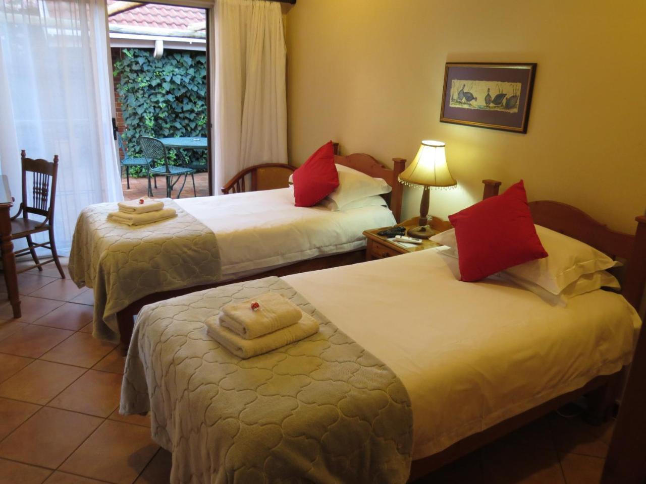 Camelia Guest House Bloemfontein Extérieur photo
