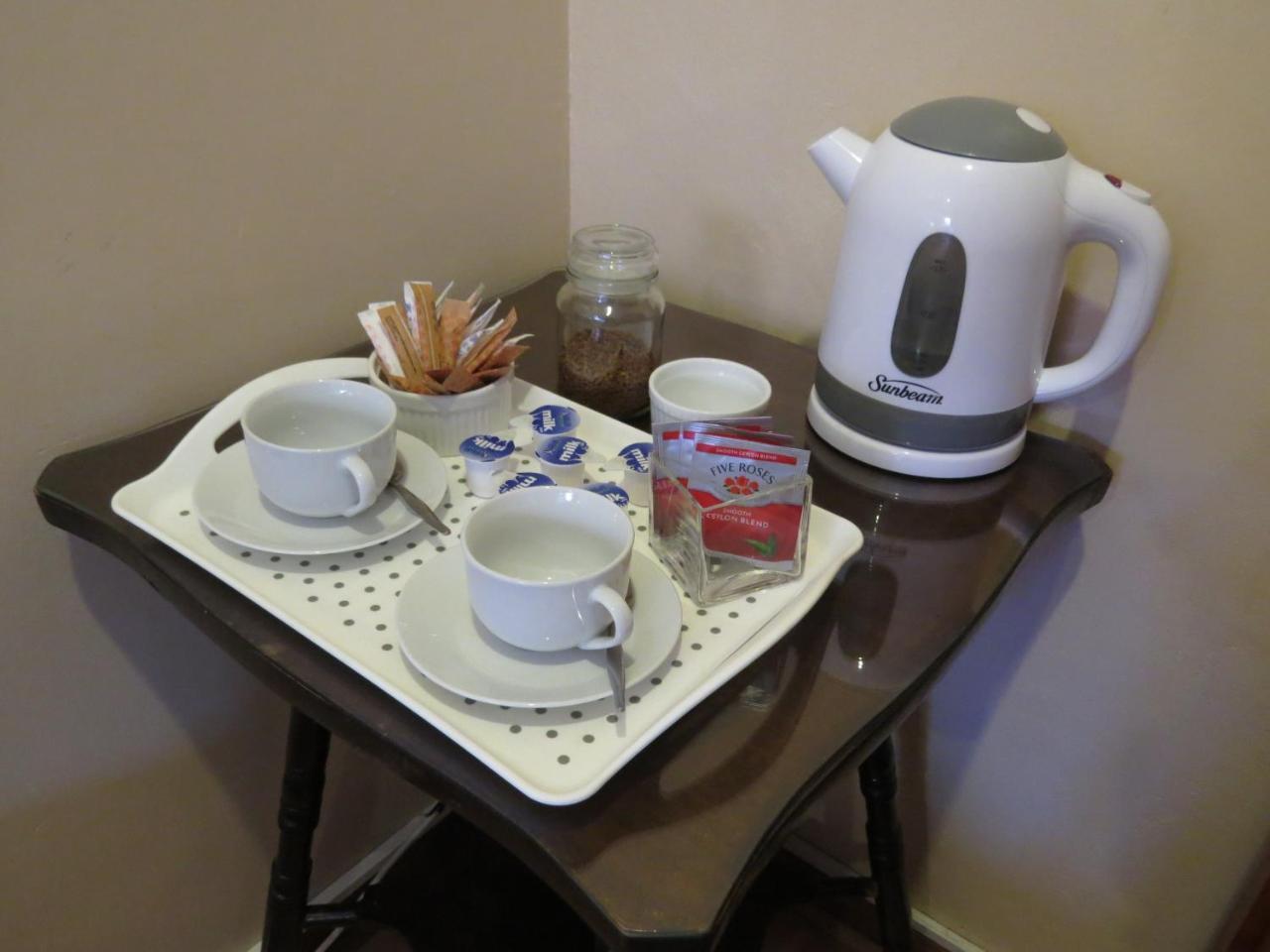 Camelia Guest House Bloemfontein Extérieur photo